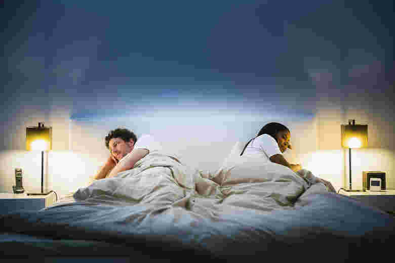 夫妻想要一个“睡眠离婚”愿望双人卧室