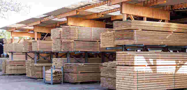 建设者增加升级条款来抵消木材价格
