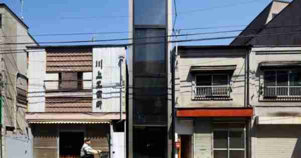 超狭窄的1.8米房屋插入东京