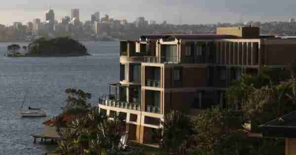 悉尼的房地产价格将是100,000美元便宜，“更合适”利率
