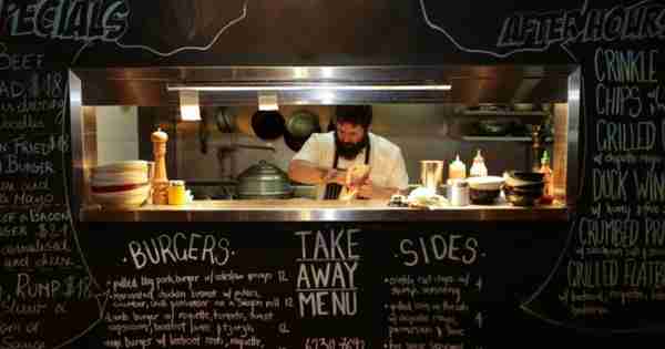 Canberra Bunda Street Building Home To Academy，Shorty's Hits Market