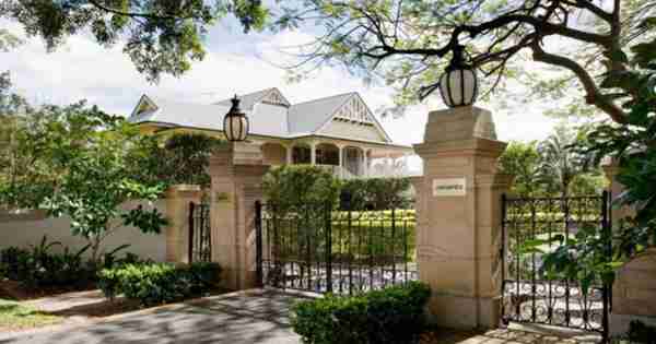 Clayfield Mansion'Linstarfield'将市场命中为终极家庭