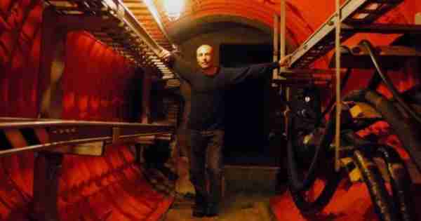 澳大利亚自己的火箭男子：修复冷战遗传到一个令人难以置信的地下家