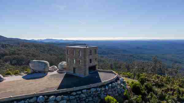 在Goulds Country，塔斯马尼亚州，一座带有令人惊叹的景色的定制塔出售