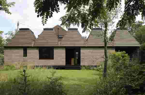 可持续建筑材料：这座房子在伦敦外的Eton，由软木建造