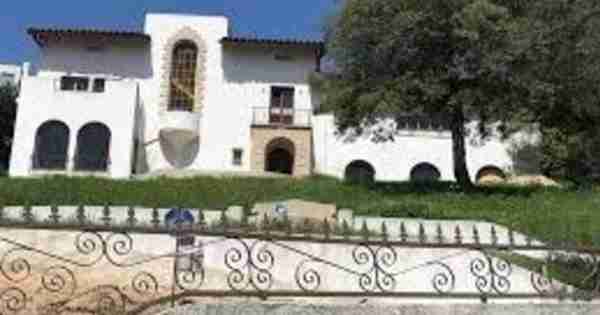 臭名昭着的LOS Felis Muccuse House售价后销售价格削减