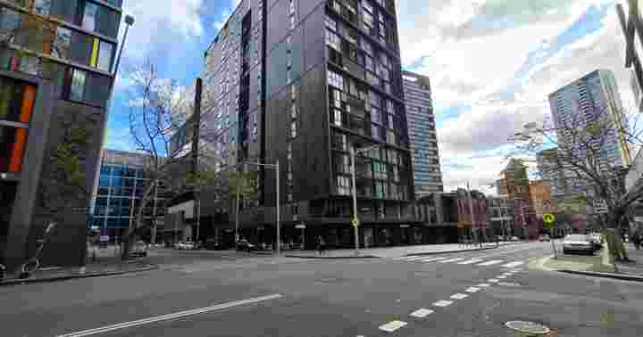 悉尼公寓楼，具有高风险的易燃包层有业主的生活在恐惧中'